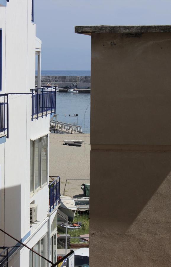 Four Rooms Naxos Giardini Naxos Exterior foto
