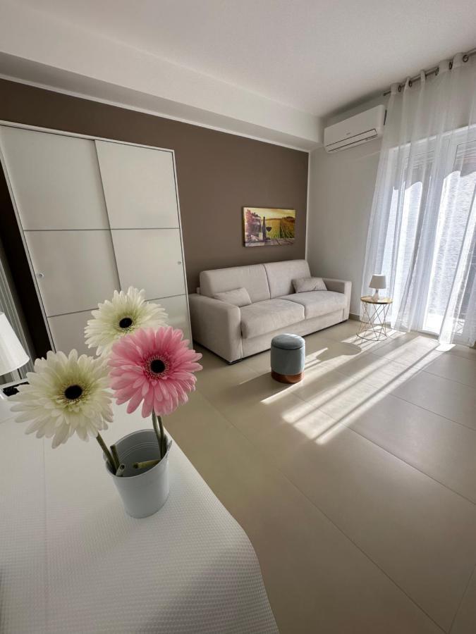 Four Rooms Naxos Giardini Naxos Exterior foto